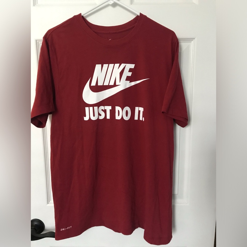 Nike Men’s Red 'Just Do It.' Logo T-Shirt Large